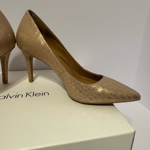 Calvin Klein Heels Women’s Size 5 - Picture 3 of 7